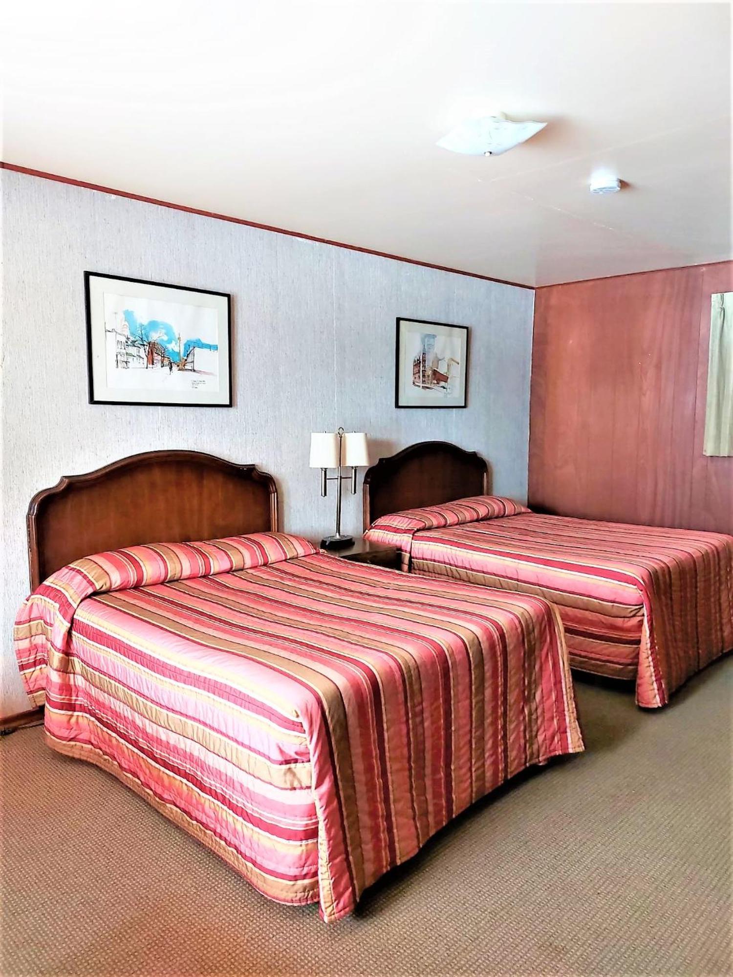 Red Top Motor Inn Iron Bridge Exterior foto