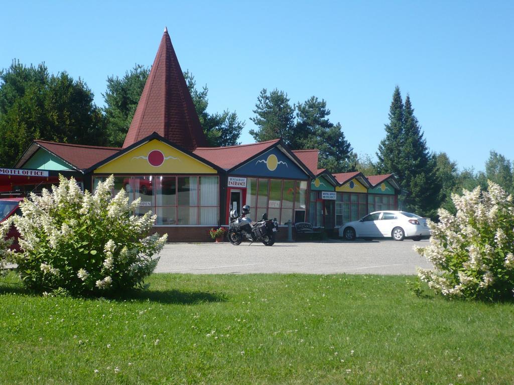 Red Top Motor Inn Iron Bridge Exterior foto